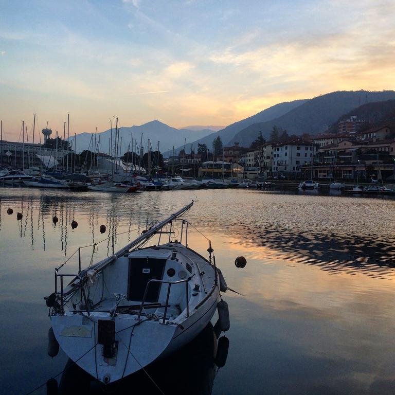 Ostello Del Porto โลเวเร ภายนอก รูปภาพ
