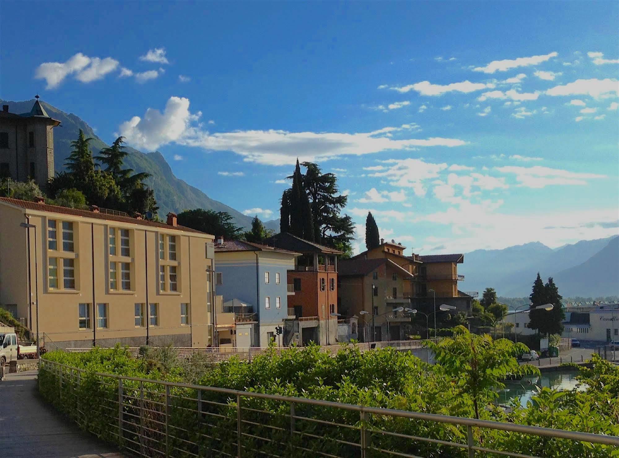 Ostello Del Porto โลเวเร ภายนอก รูปภาพ